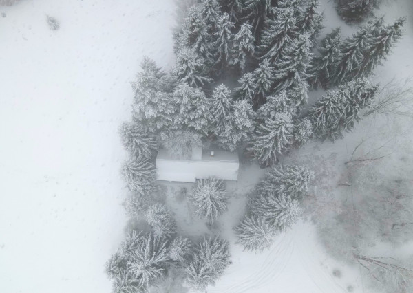 EXKLUZÍVNE - Na predaj zachovalá rekreačná chata na Donovaloch