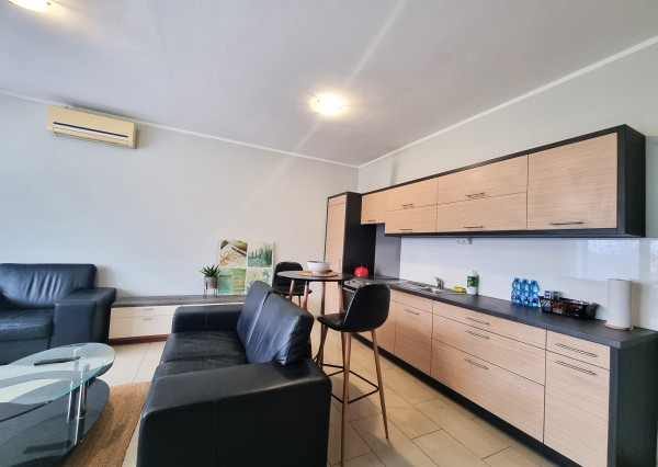 Na prenájom kompletne zariadený 2-izbový byt v meste Nové Zámky