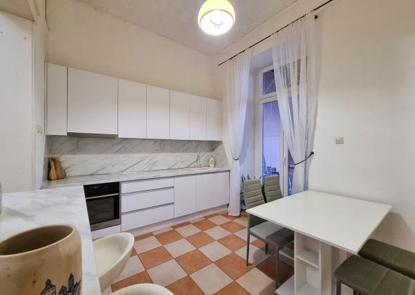 Na prenájom zariadený 4-izbový byt s terasou v meste Šurany