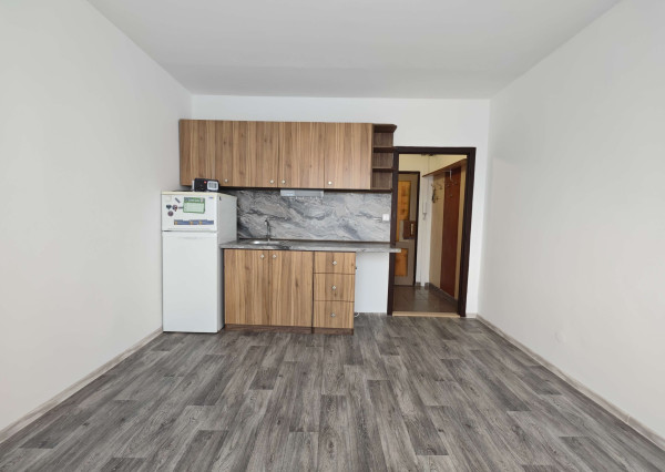 EXKLUZÍVNE - Na prenájom prerobená garsónka v Nových Zámkoch