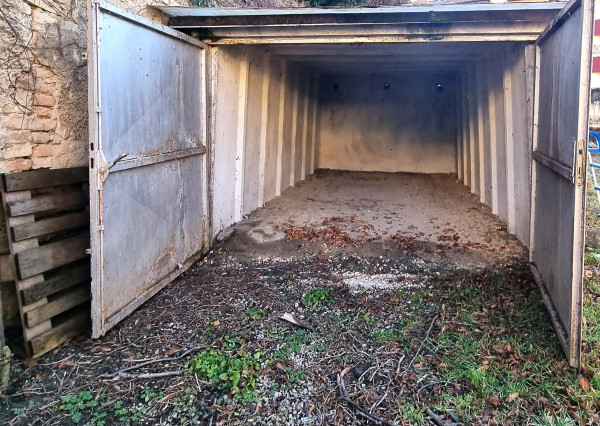 Na prenájom garáž v meste Nové Zámky