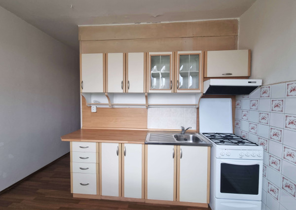 Na predaj 2-izbový byt s balkónom v Nových Zámkoch