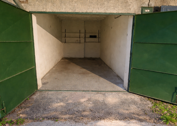 Na prenájom garáž na sídlisku JUH v Nových Zámkoch