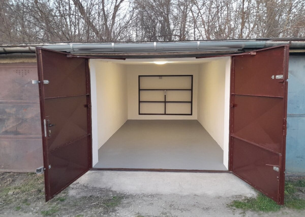 Na prenájom prerobená garáž s elektrikou v Nových Zámkoch