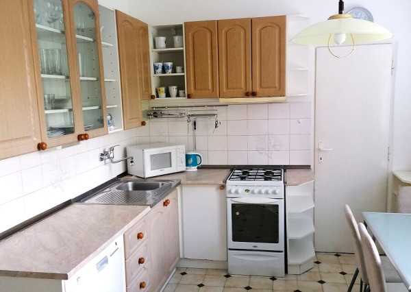 Na prenájom kompletne zariadený 3-izbový byt s balkónom a loggiou v meste Nové Zámky