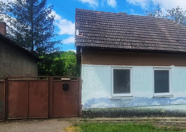 Na predaj starší 2-izbový rodinný dom v obci Dubník