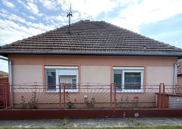 Na predaj tehlový 4-izbový rodinný dom v obci Andovce