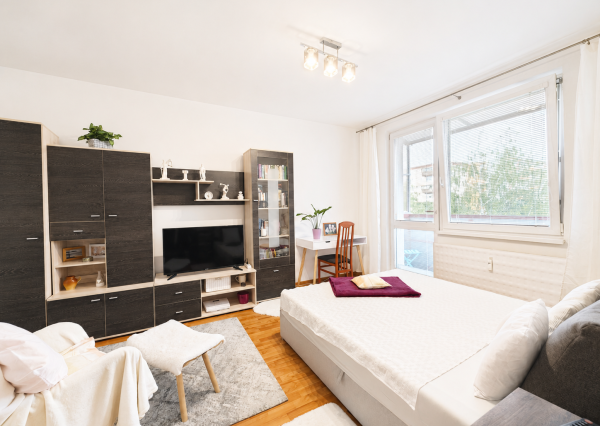 Na predaj 1-izbový byt s balkónom, sídl. JUH v Nových Zámkoch