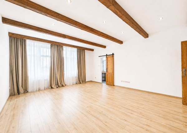 Na predaj unikátny 1-izbový byt s balkónom v Nových Zámkoch