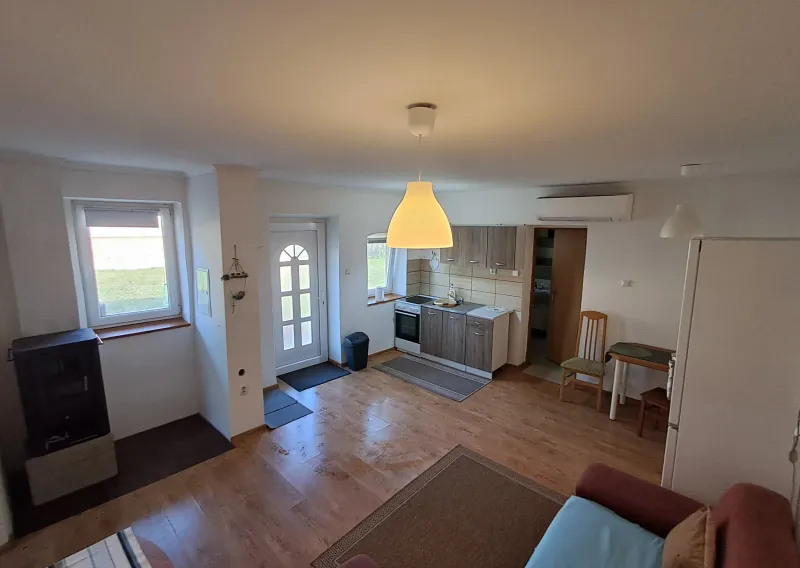 Na predaj 2-izbový dom s velkým pozemkom v obci Palárikovo, Ivestičná príležitosť!