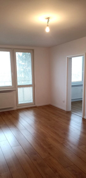 Na predaj zrekonštruovaný 2-izbový byt s balkónom v meste Nové Zámky