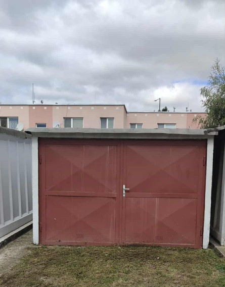 Na prenájom garáž meste Šurany