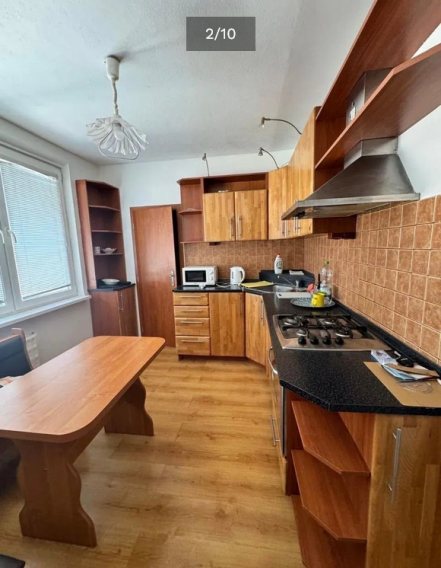 Na prenájom zariadený 3-izbový byt s balkónom v meste Šurany
